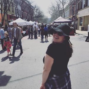 Meet your Posher, Lauren